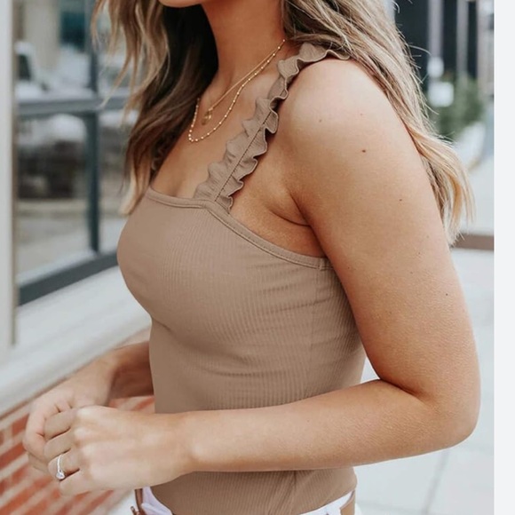 Ruffle Sleeve Bodysuit - Picture 2 of 3